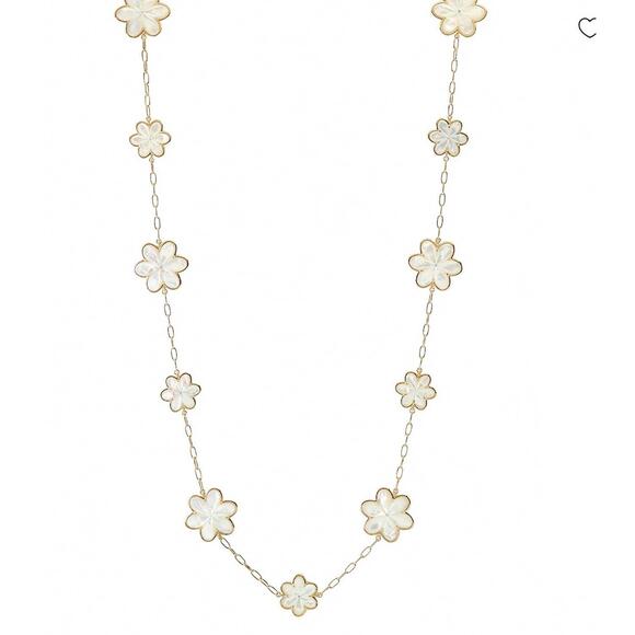 ASHA Jewelry - NEW ASHA oversized eadie necklace in white